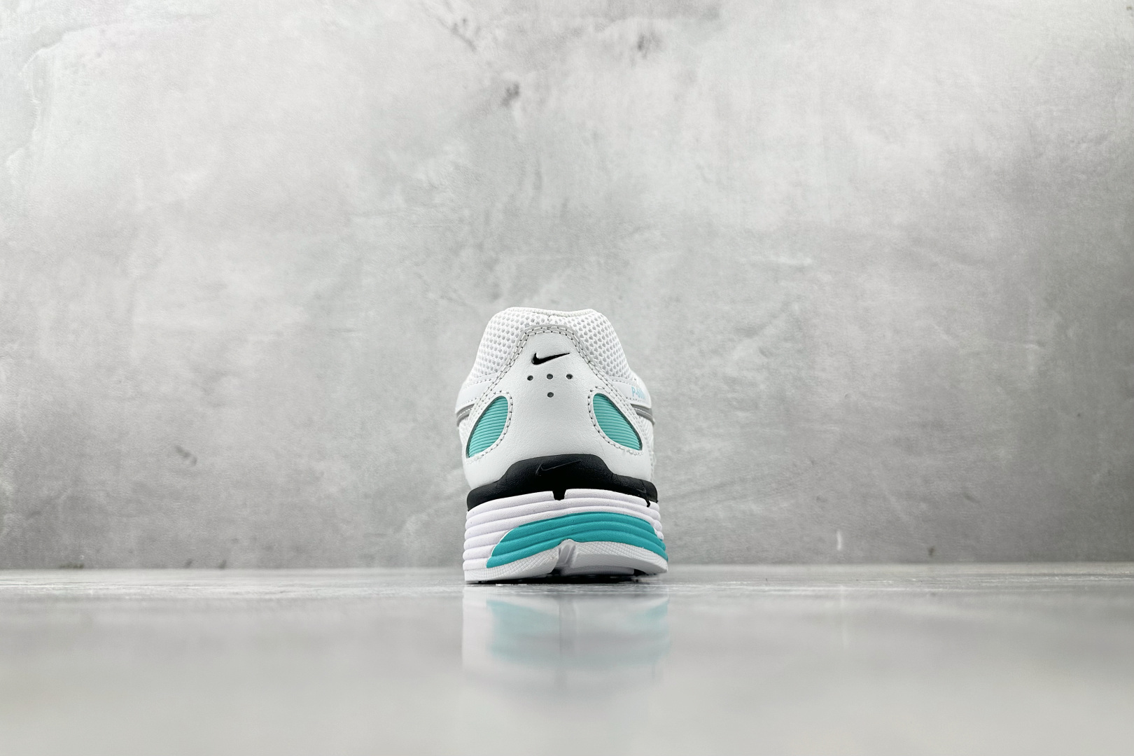 K 版
综合版  Nike P-6000 青

货号：BV1021-104
尺码：36 36.5 37 
