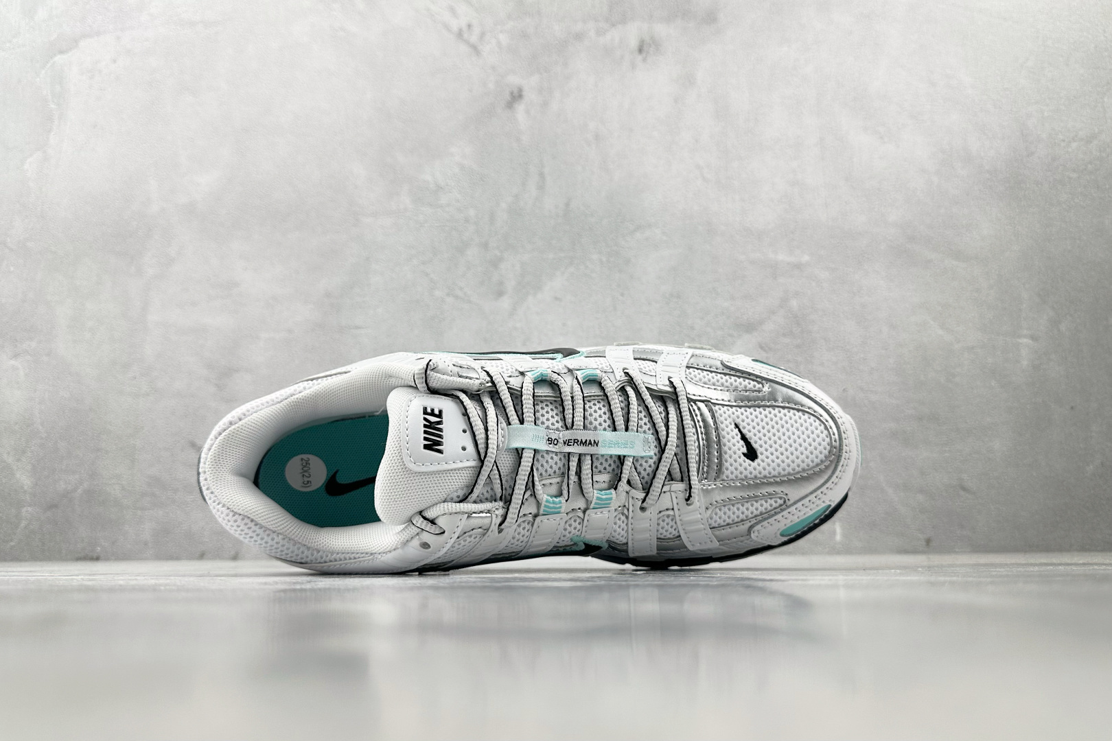 K 版
综合版  Nike P-6000 青

货号：BV1021-104
尺码：36 36.5 37 