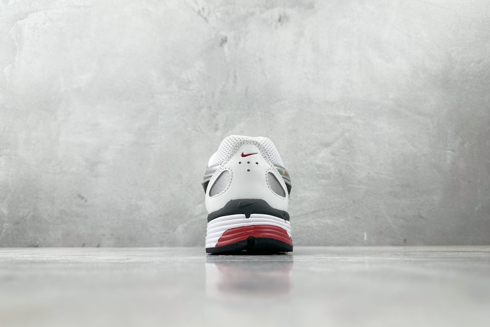 K 版
综合版  Nike P-6000 白红

货号：BV1021-101
尺码：36 36.5 37