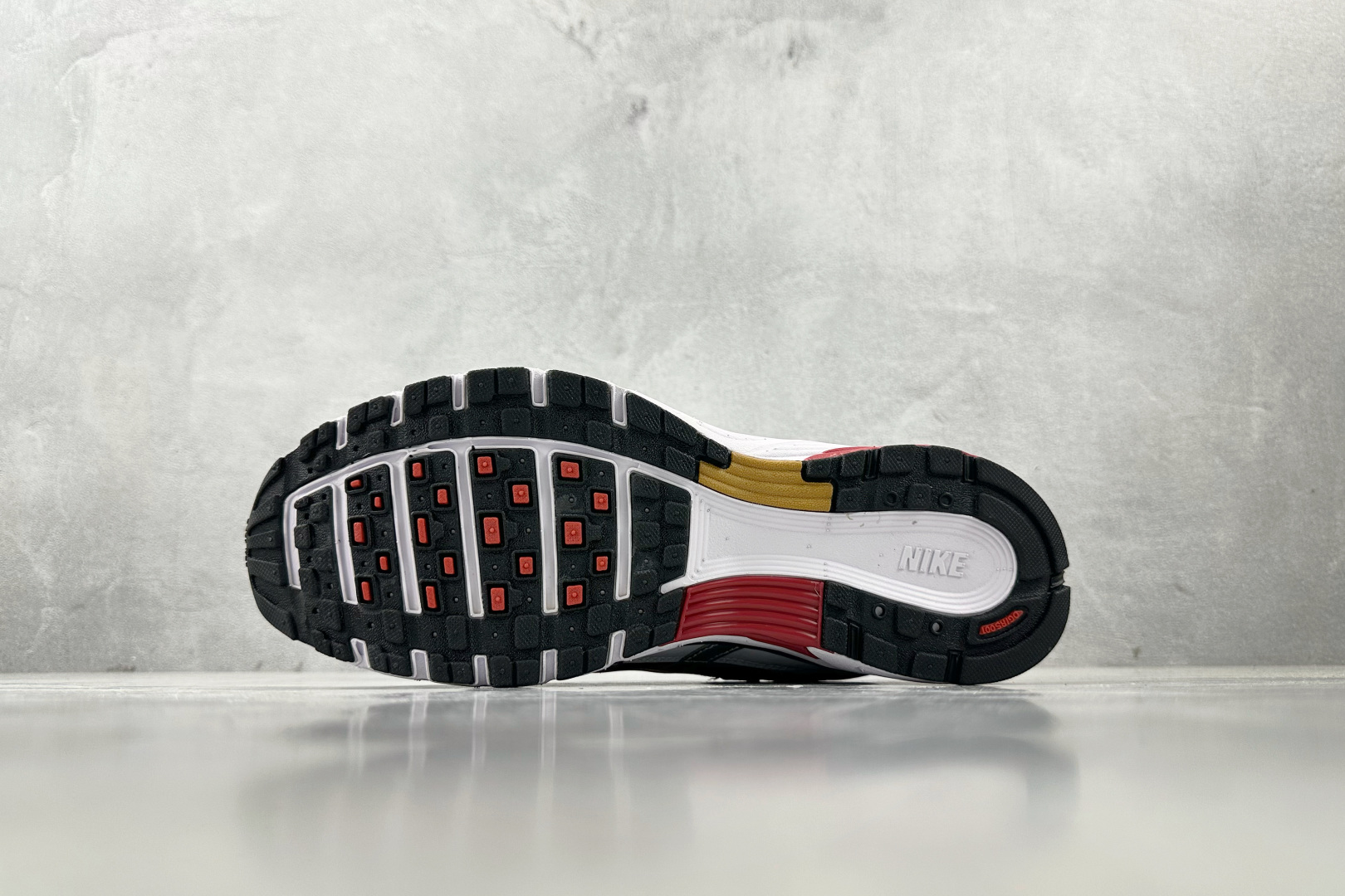 K 版
综合版  Nike P-6000 白红

货号：BV1021-101
尺码：36 36.5 37