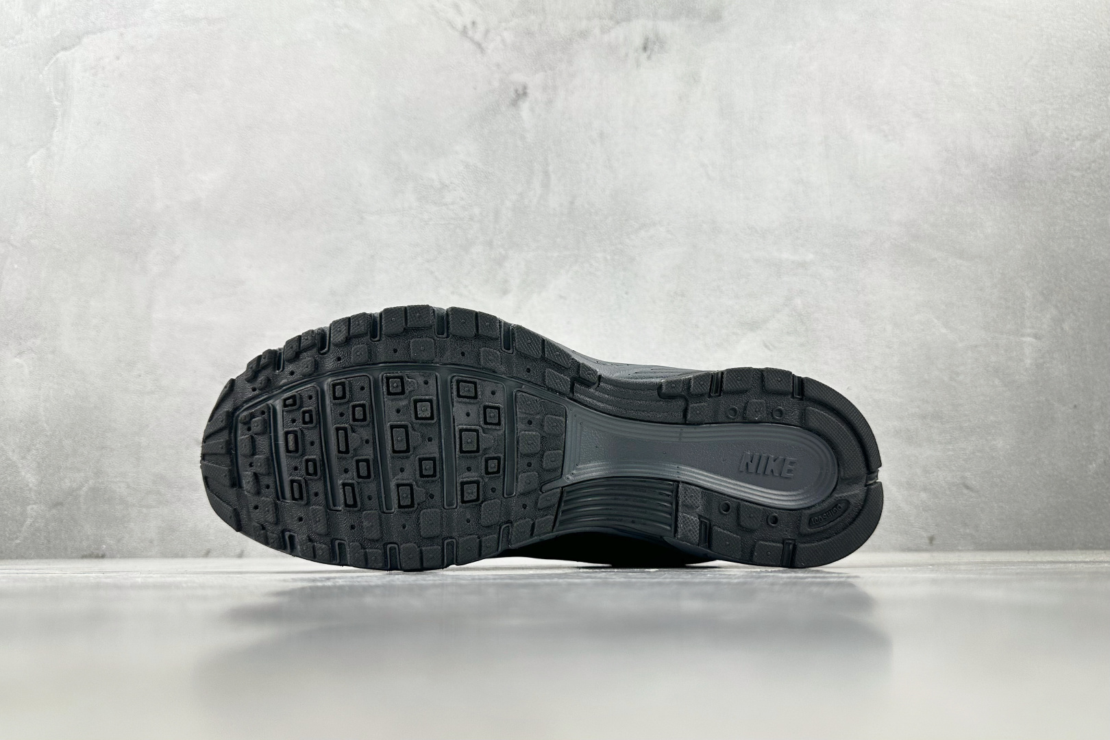K 版
综合版  Nike P-6000 黑色

货号：FQ8732-010
尺码：36 36.5 37