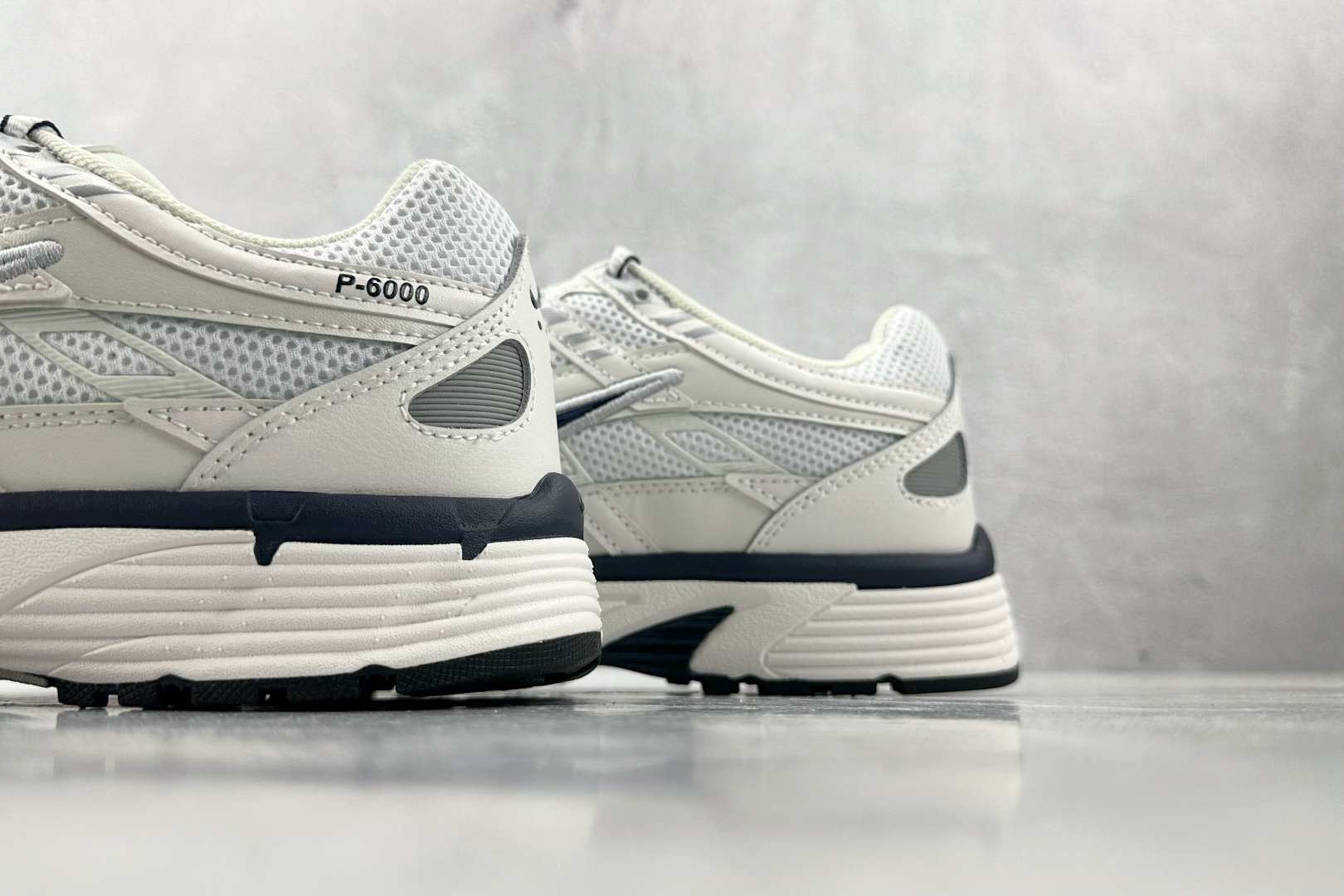 K 版 
综合版  Nike P-6000 米白

货号：CD6404-018
尺码：36 36.5 3