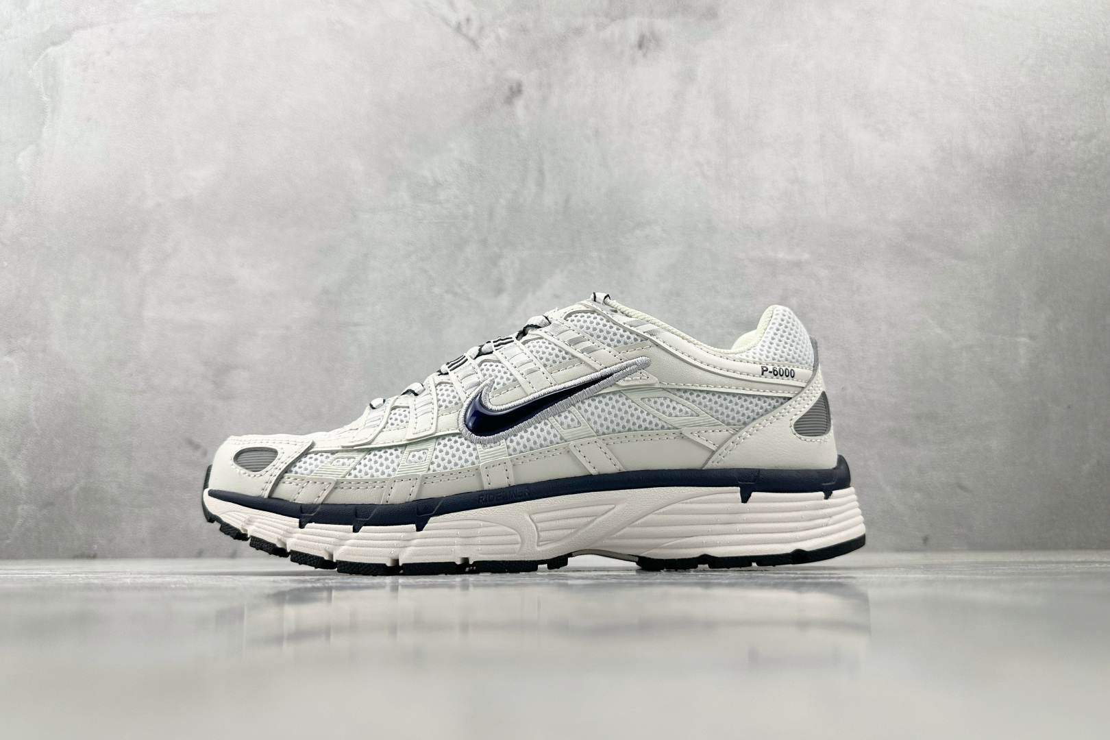 K 版 
综合版  Nike P-6000 米白

货号：CD6404-018
尺码：36 36.5 3