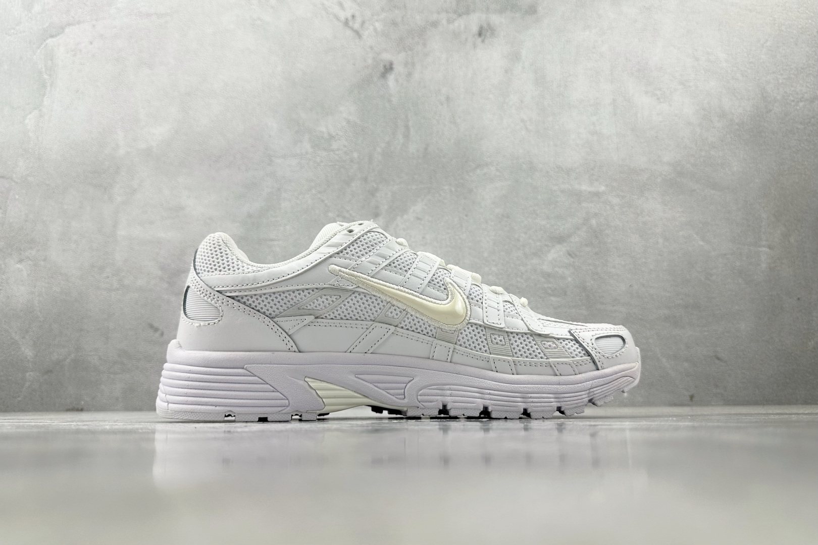 K 版 
综合版  Nike P-6000 纯白

货号：BV1021-102
尺码：36 36.5 3