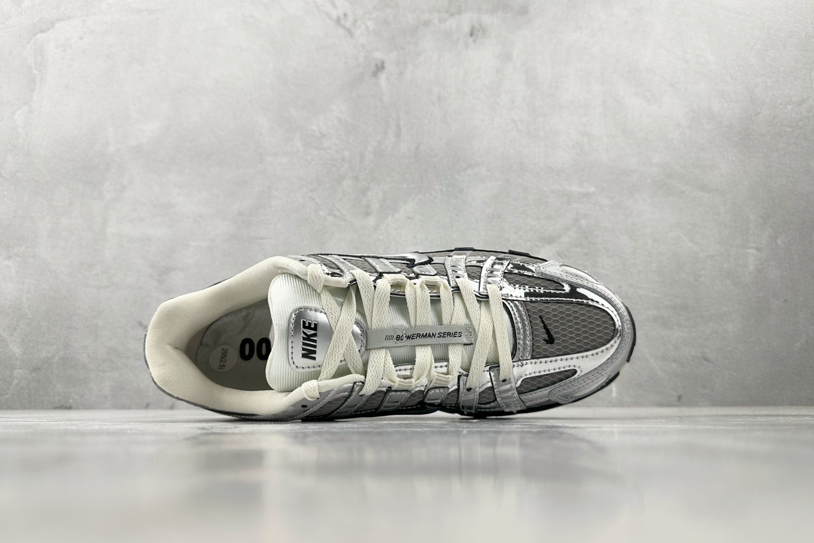 K 版 
综合版  Nike P-6000 银灰

货号：CN0149-001
尺码：36 36.5 3