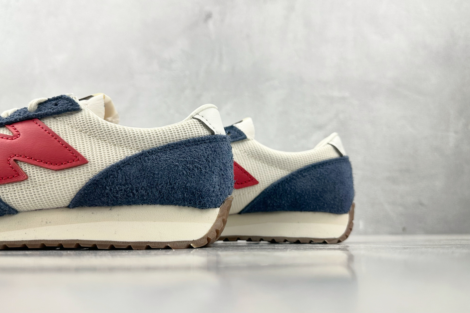 DT 
公司级 New Balance NB 471 米白深蓝色

货号：U471AK
尺码：36 36