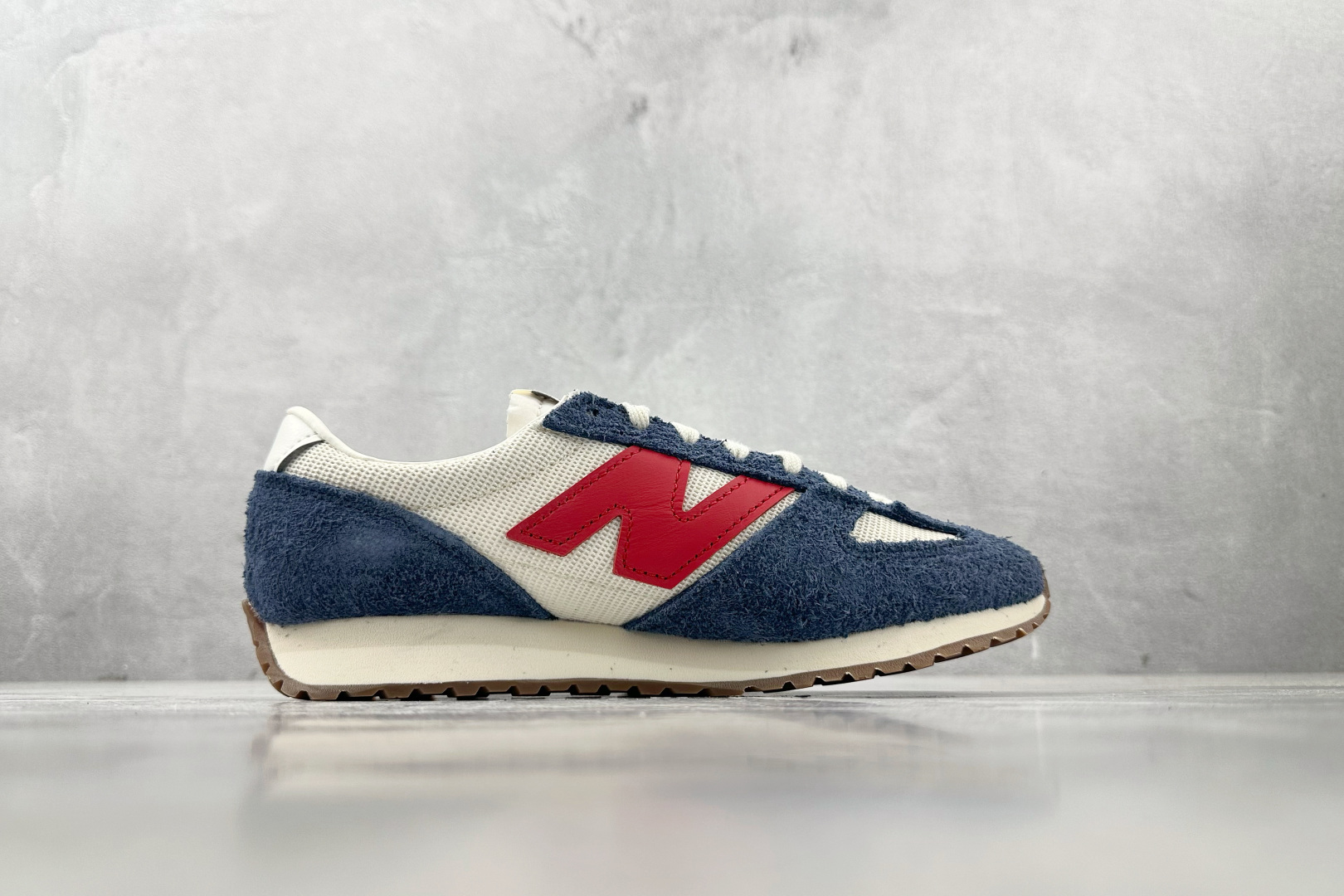 DT 
公司级 New Balance NB 471 米白深蓝色

货号：U471AK
尺码：36 36