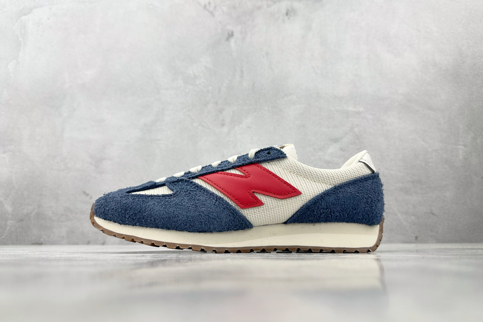 DT 
公司级 New Balance NB 471 米白深蓝色

货号：U471AK
尺码：36 36