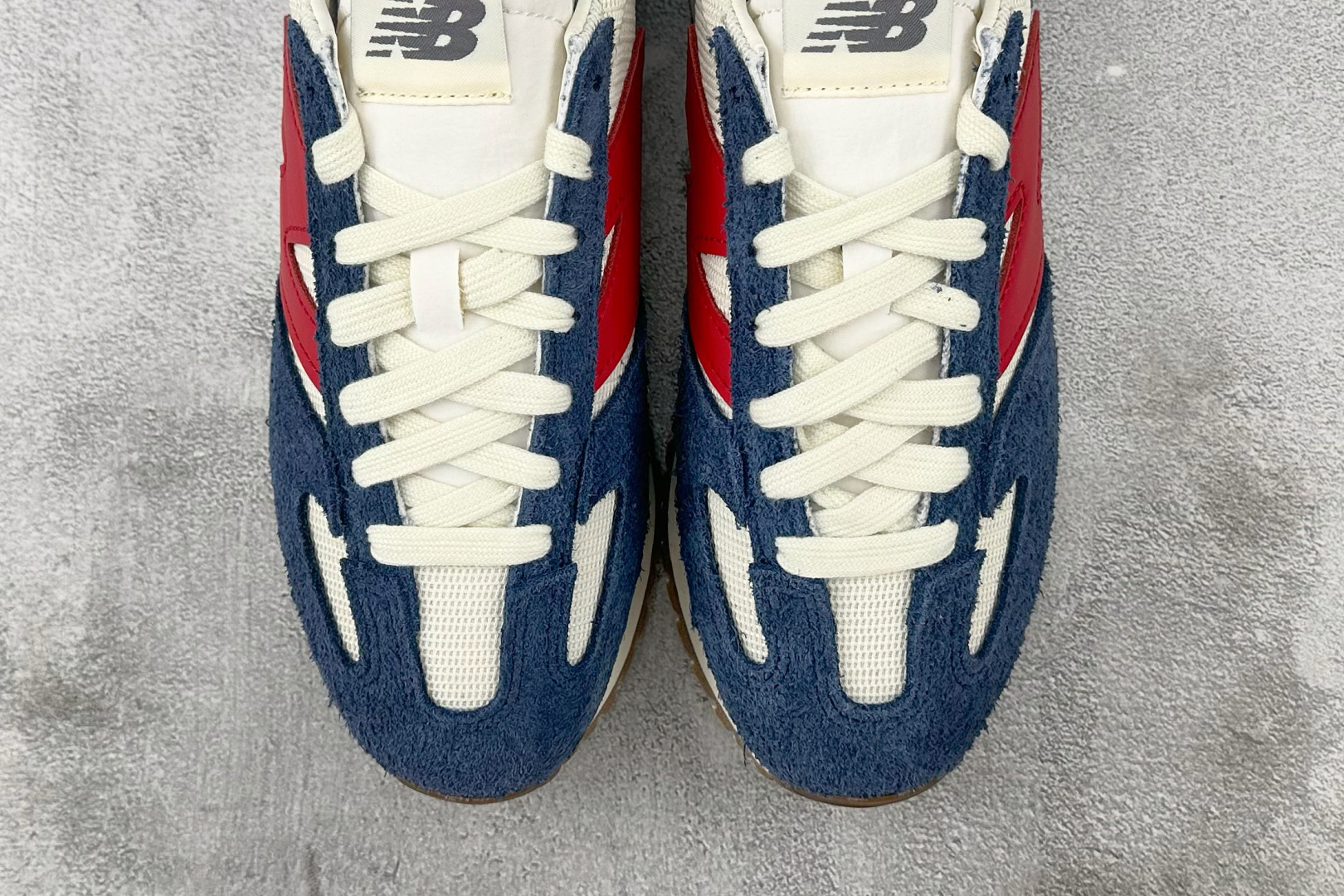 DT 
公司级 New Balance NB 471 米白深蓝色

货号：U471AK
尺码：36 36