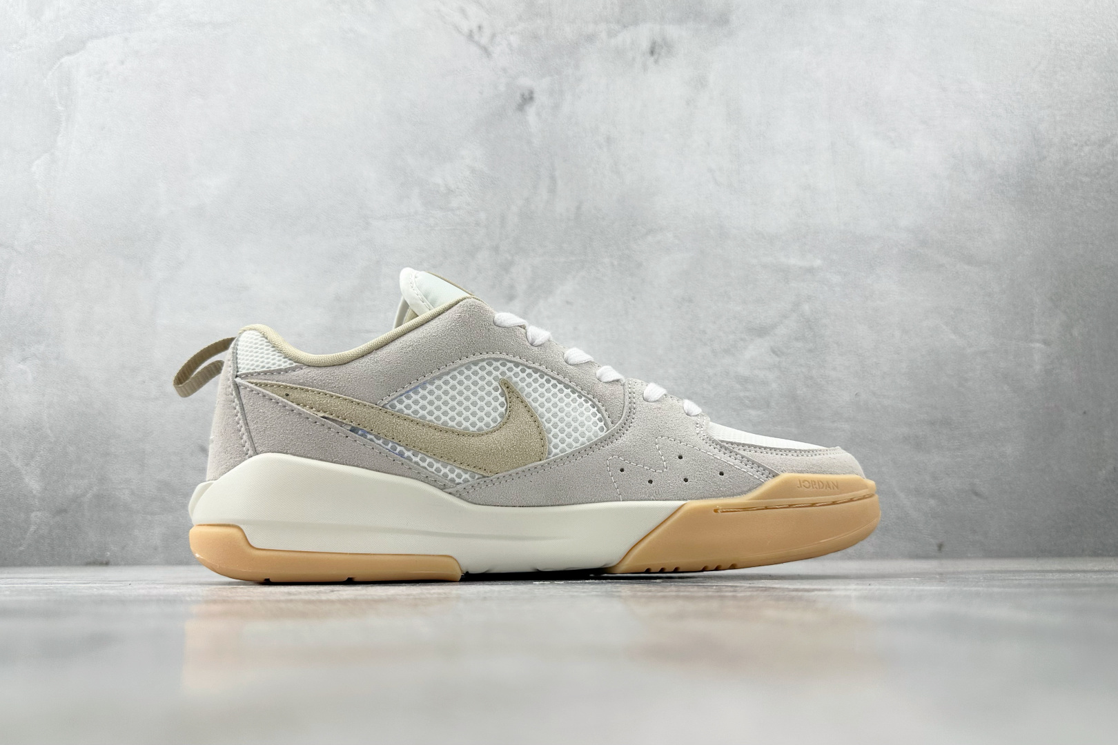 N版 
东南亚订单  Jordan CMFT Era 白色

货号：HJ6778-102
尺码：36 3