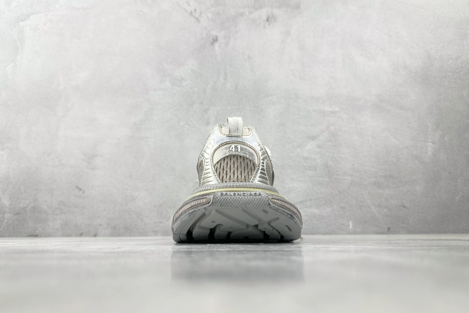 370 代购版 Balenciaga巴黎世家 3XL 520 限定系列 蛋壳色 734731W3XU1