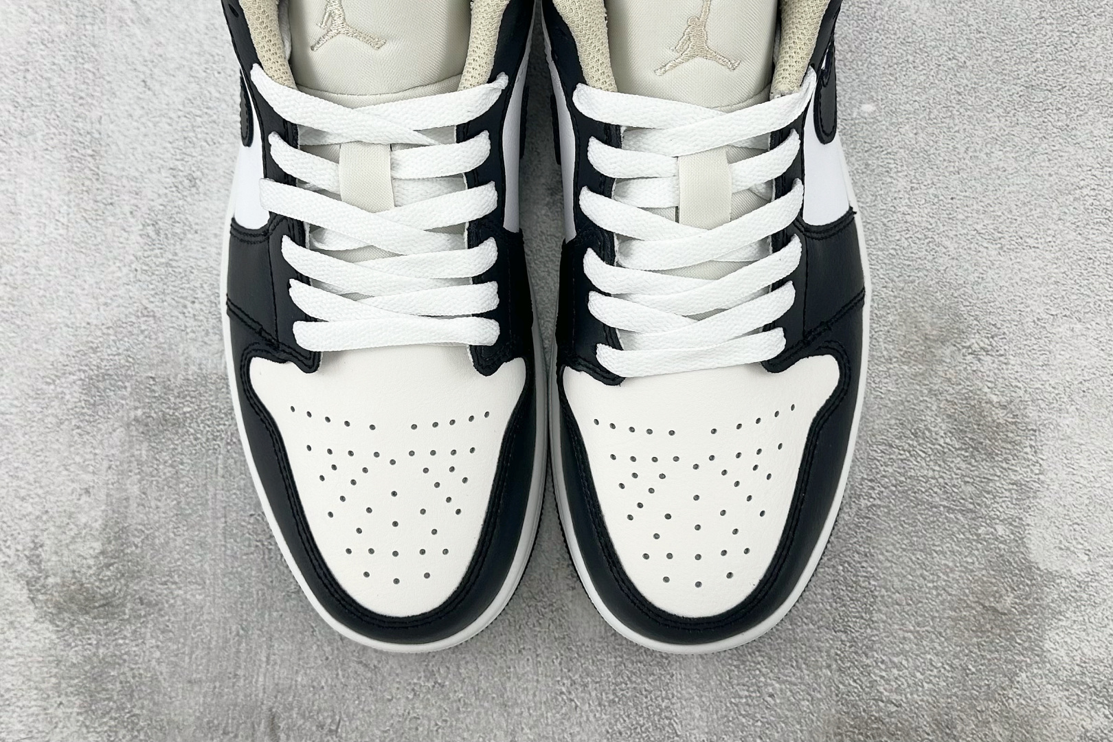 Jordan Air Jordan 1 白黑色 553558-153