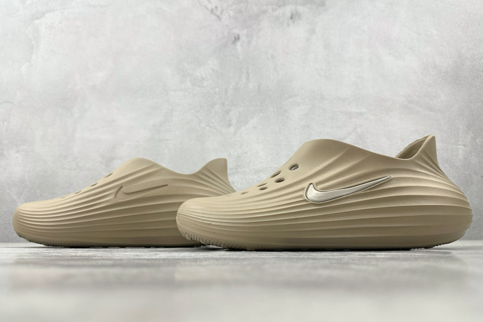 130 Nike ReactX Rejuven8 卡其色 HV5060-200