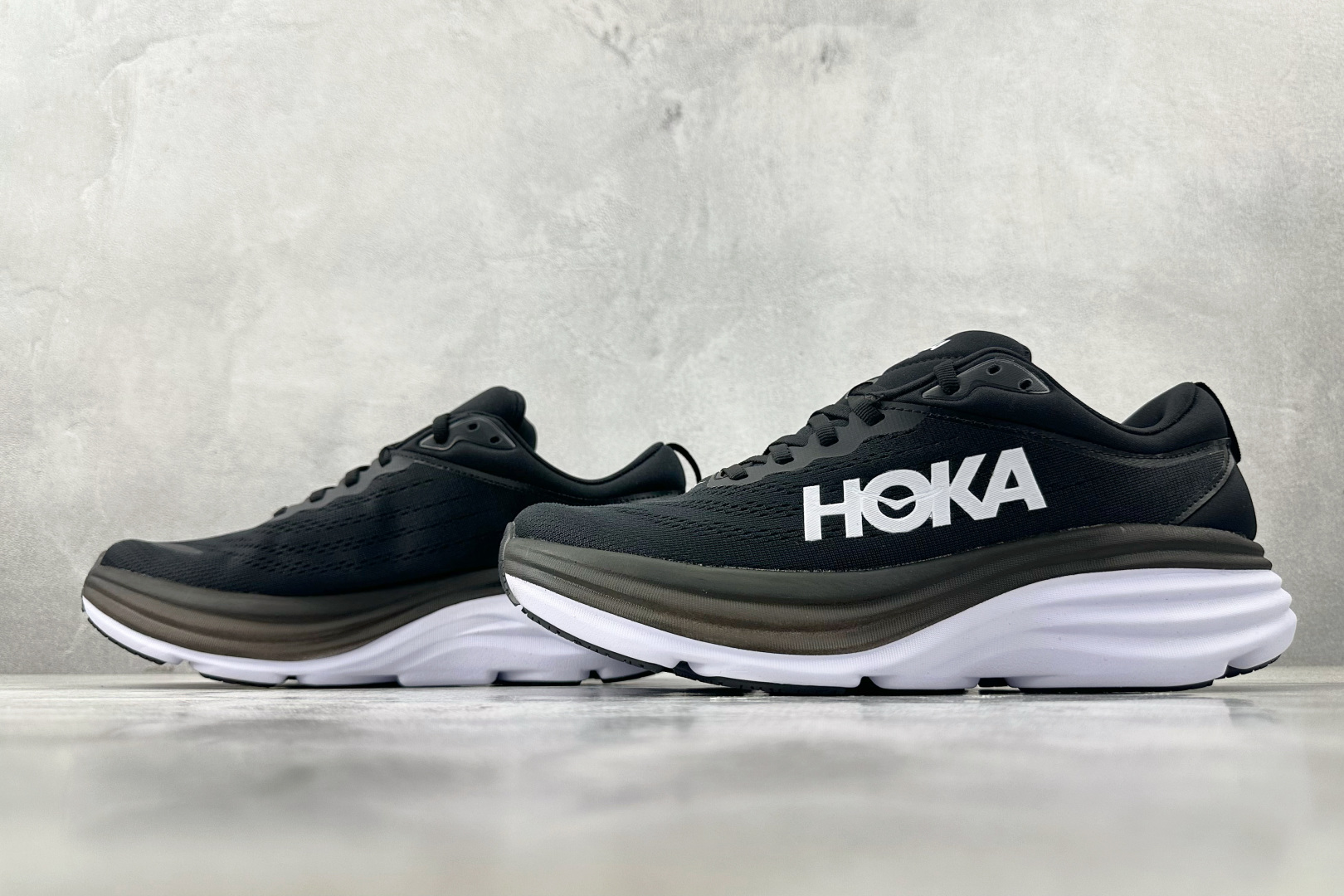 HOKA ONE ONE Bondi 8黑白 1123202-BWHT