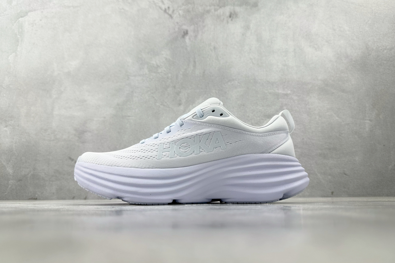 HOKA ONE ONE Bondi 8 白色 1127952-WWH