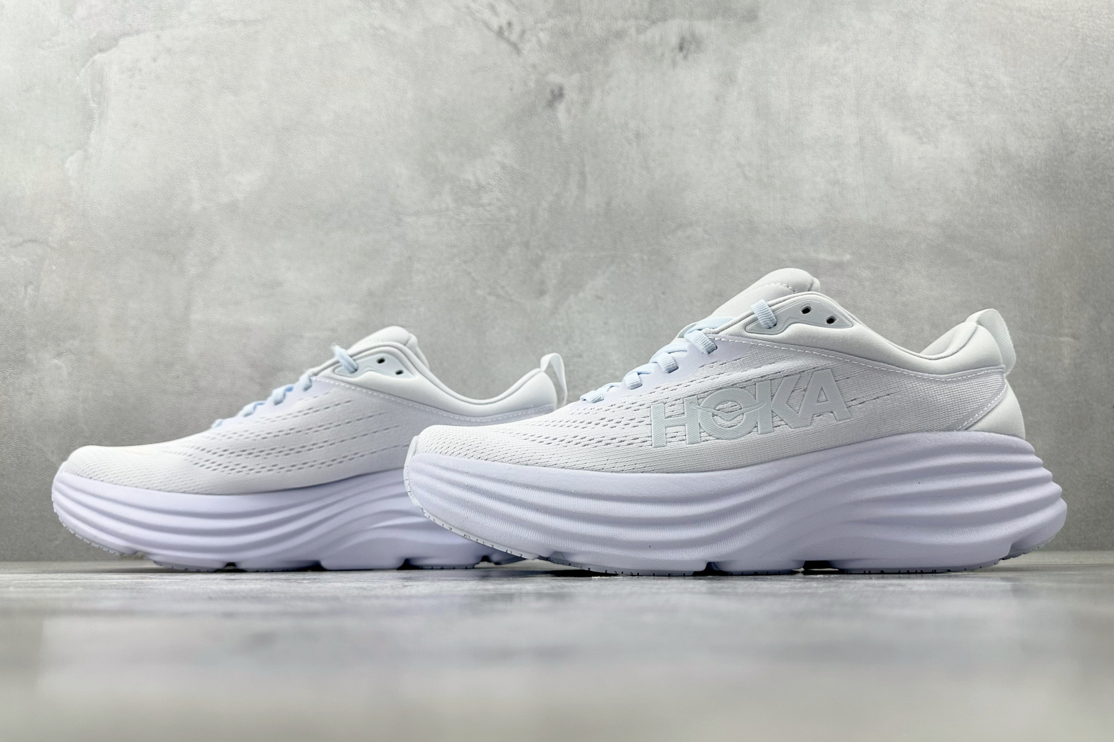 HOKA ONE ONE Bondi 8 白色 1127952-WWH