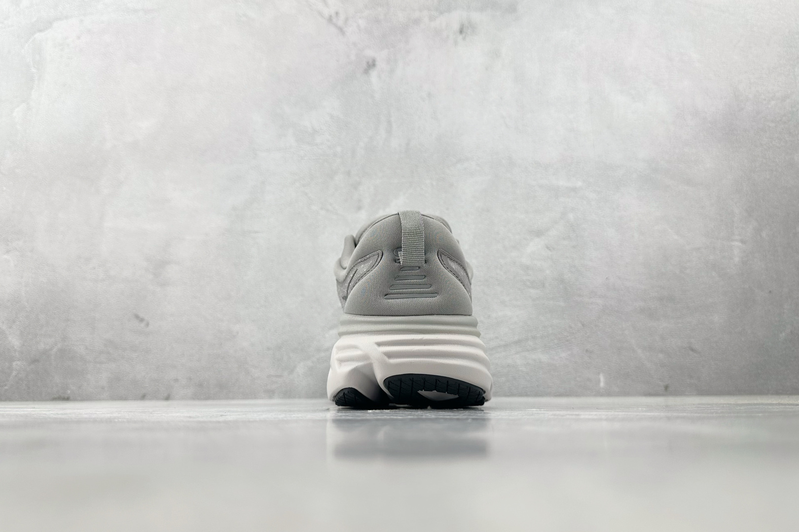 HOKA ONE ONE Bondi 8 灰色 1123202-SHMS