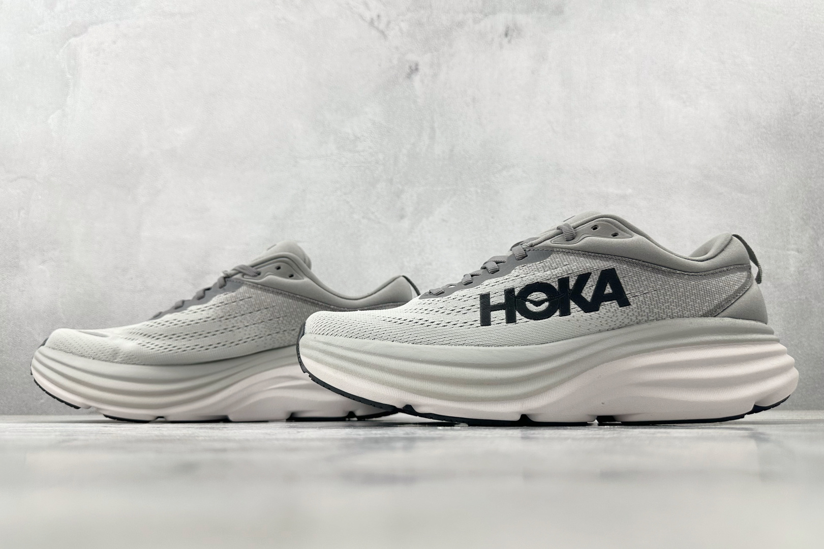 HOKA ONE ONE Bondi 8 灰色 1123202-SHMS