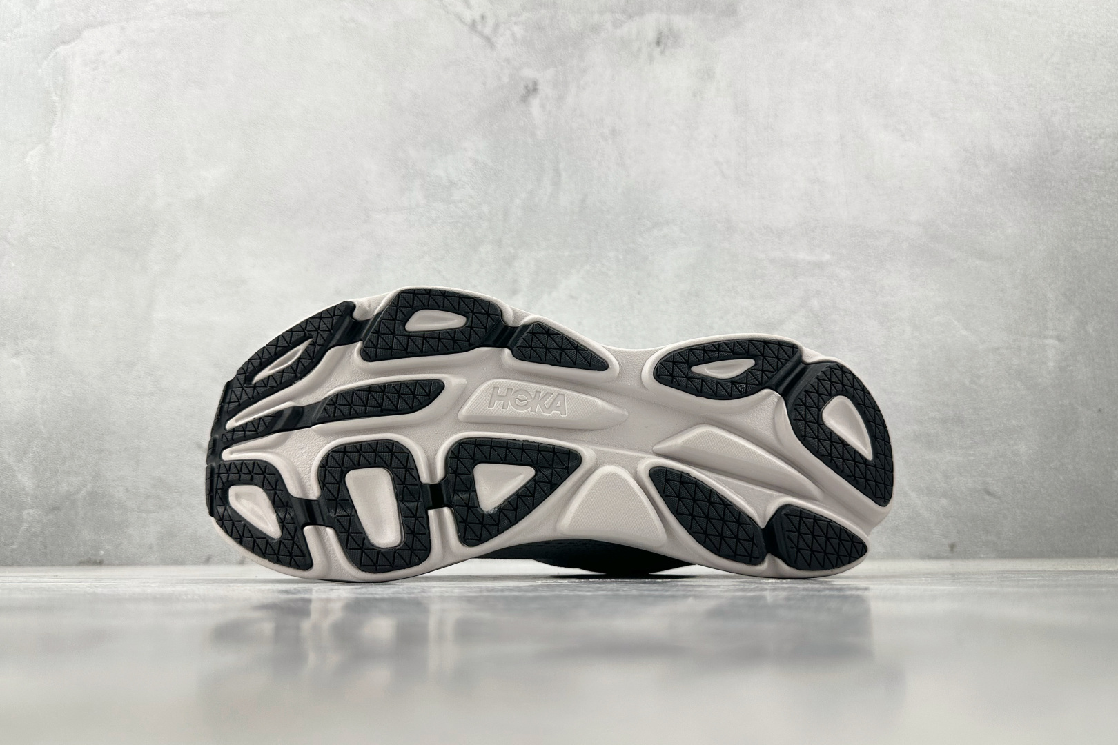 HOKA ONE ONE Bondi 8 灰色 1123202-SHMS
