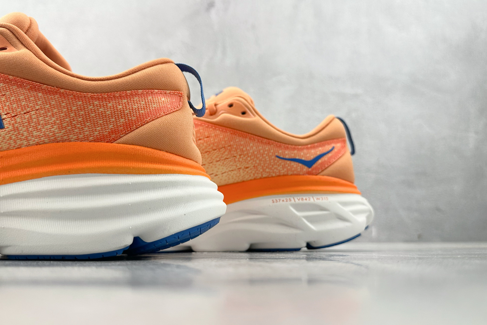 HOKA ONE ONE Bondi 8 橘色 1123202-IMON