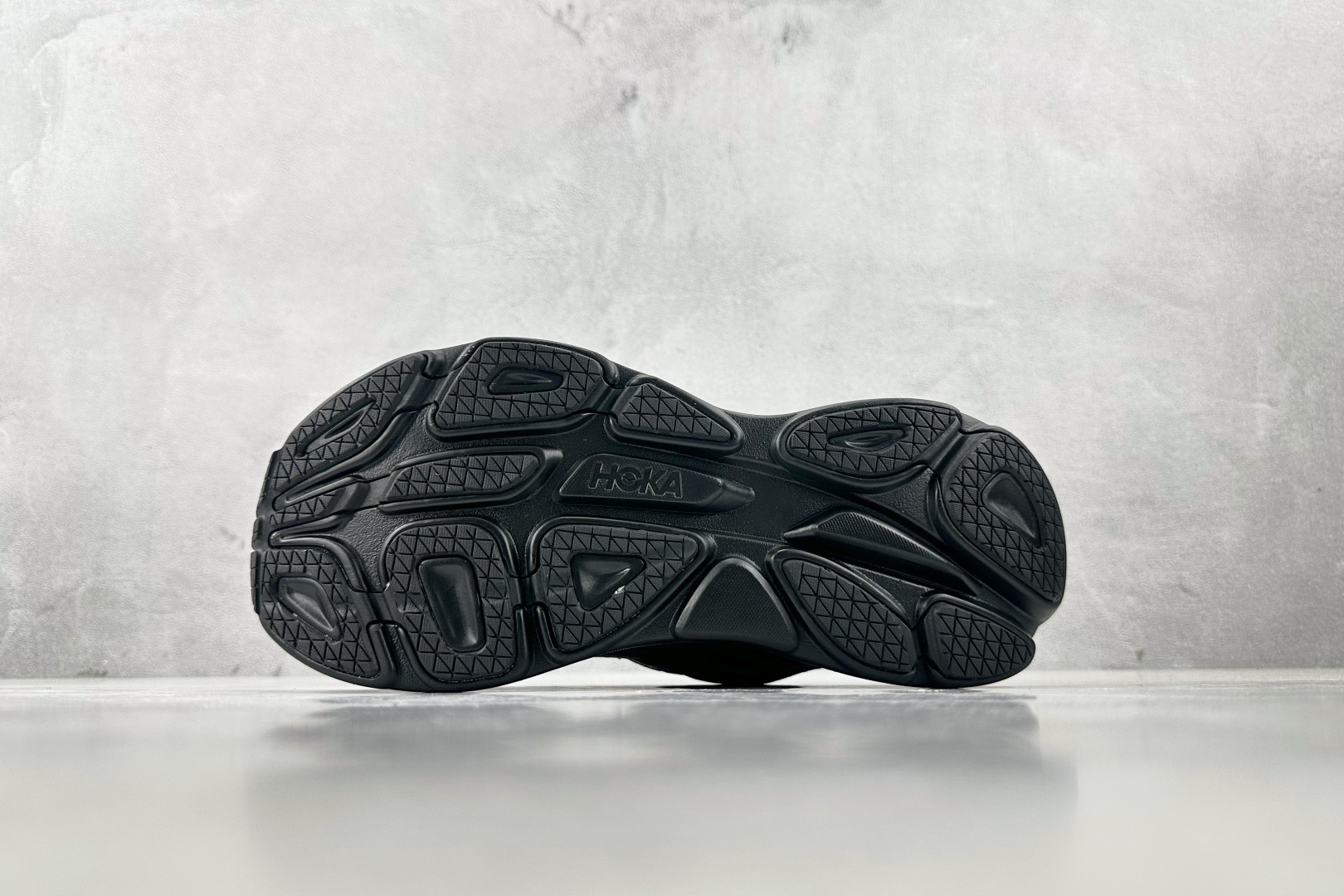 HOKA ONE ONE Bondi 8 黑色 1155391-BBLC