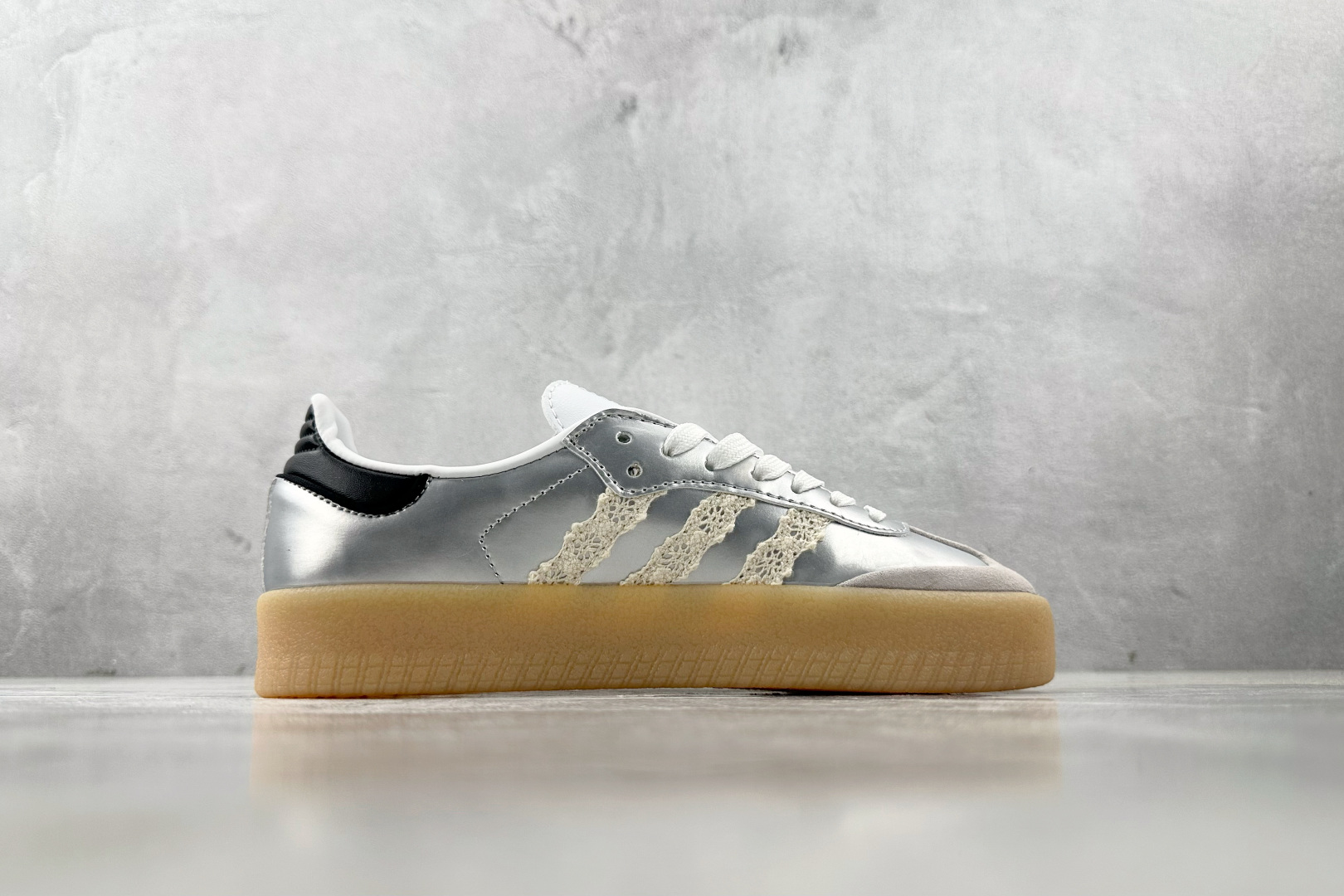 出口订单 【定制球鞋】adidas originals SAMBAE 银色少女 银色 IG5744