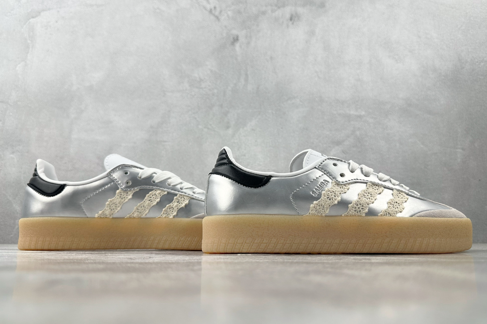 出口订单 【定制球鞋】adidas originals SAMBAE 银色少女 银色 IG5744
