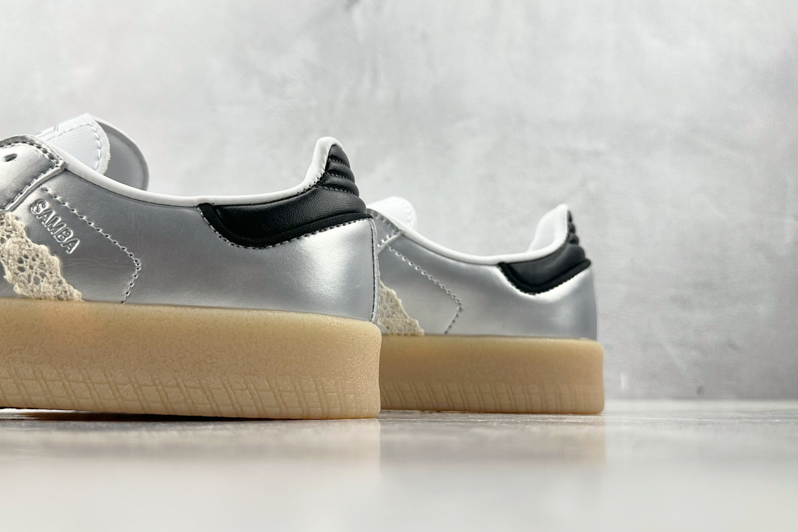 出口订单 【定制球鞋】adidas originals SAMBAE 银色少女 银色 IG5744