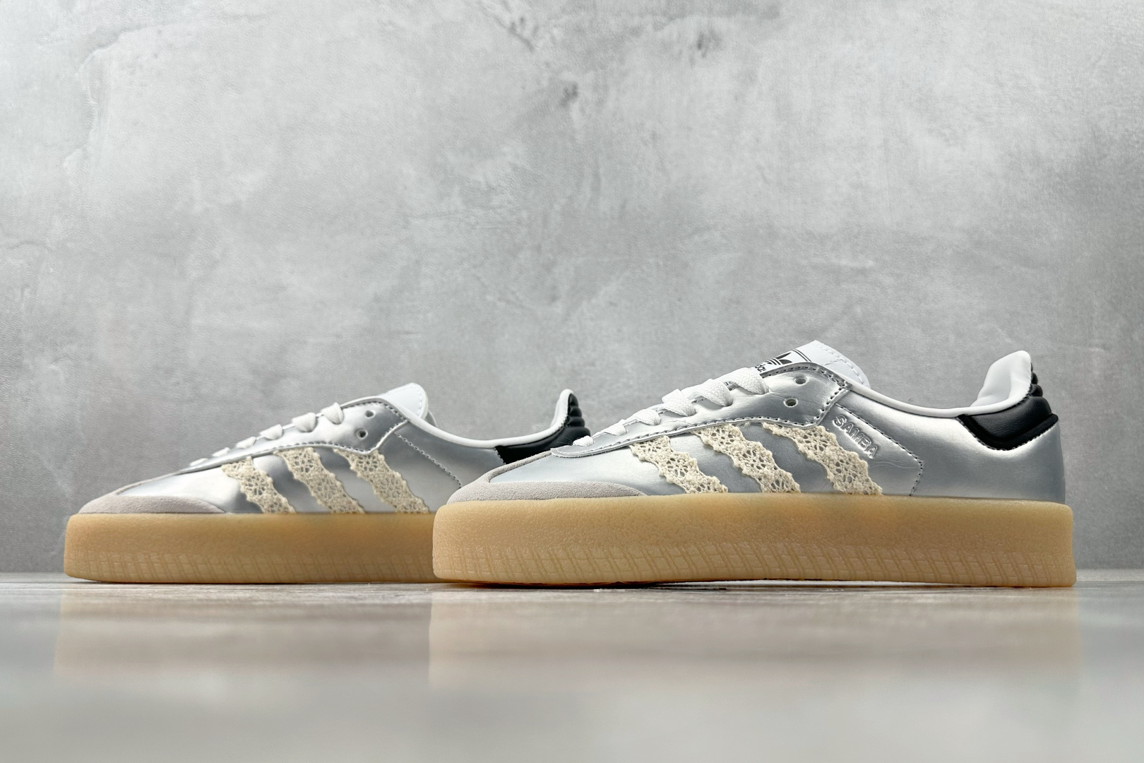 出口订单 【定制球鞋】adidas originals SAMBAE 银色少女 银色 IG5744