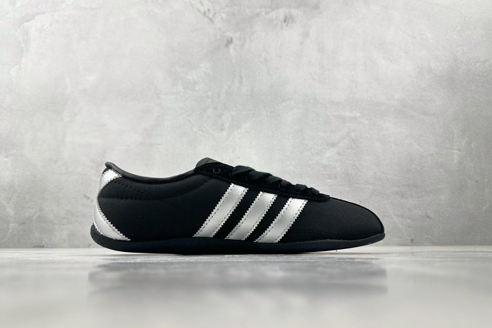 出口订单 Billy's x adidas originals Tokyo 黑银色 JQ0962