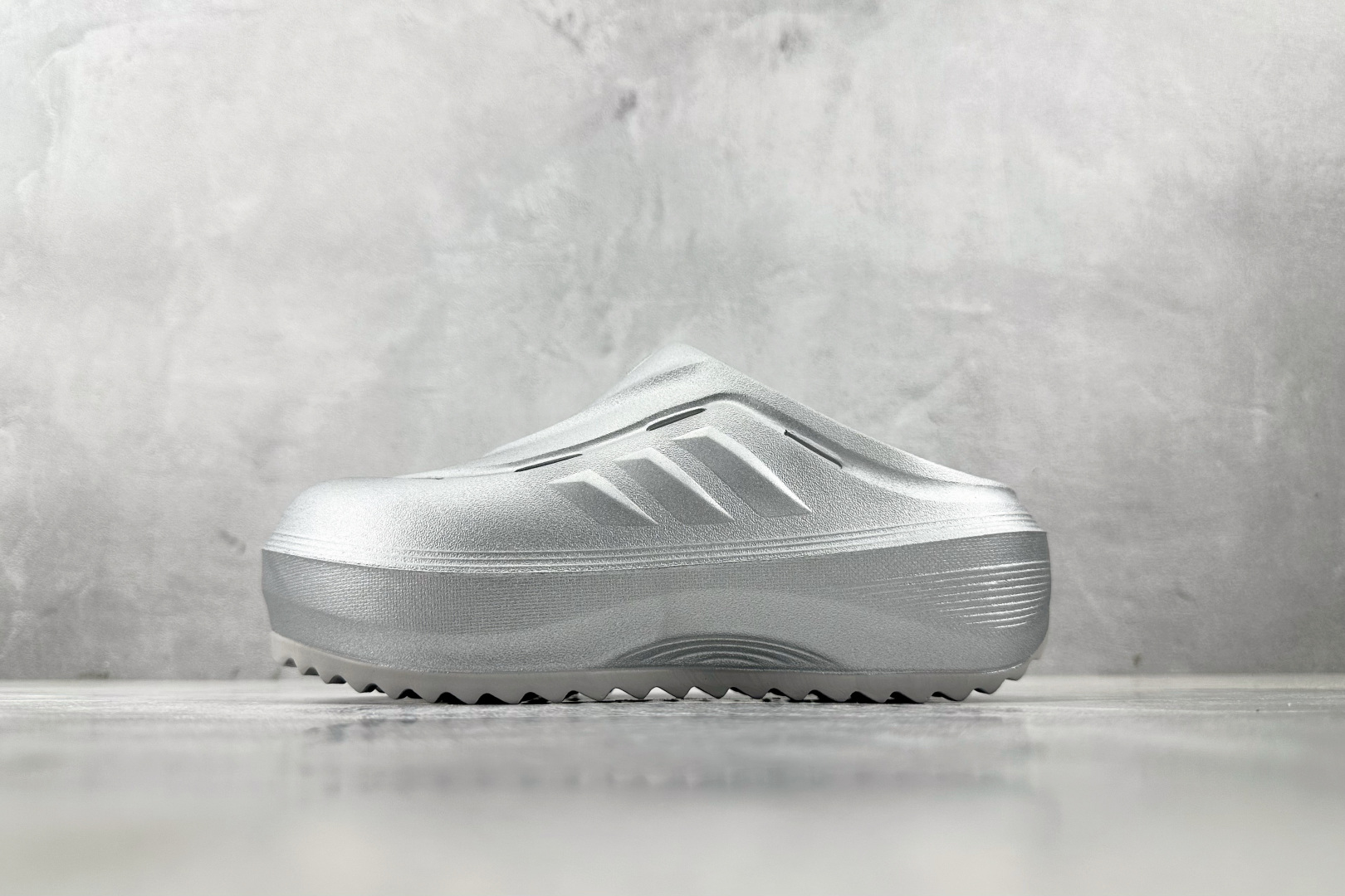 出口订单 adidas OZWAVE CLOG 银色 JR6757