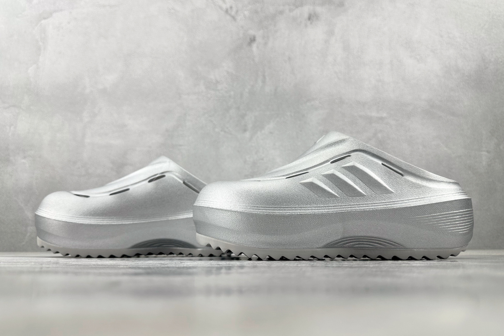 出口订单 adidas OZWAVE CLOG 银色 JR6757