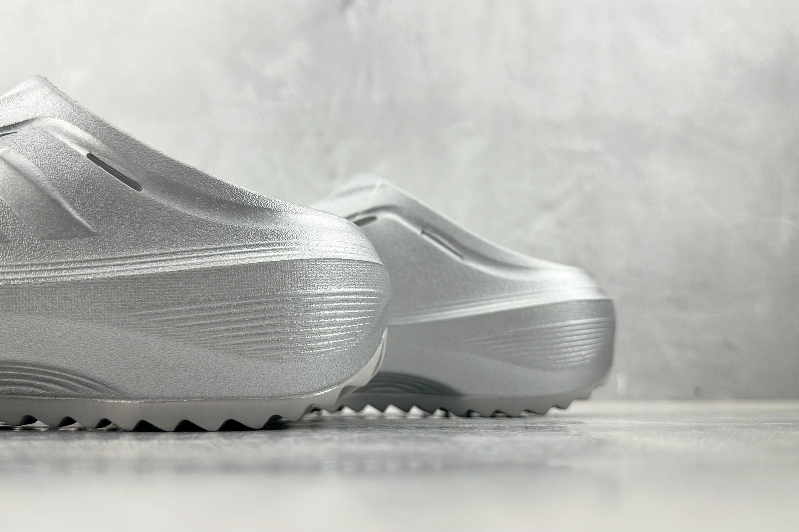 出口订单 adidas OZWAVE CLOG 银色 JR6757