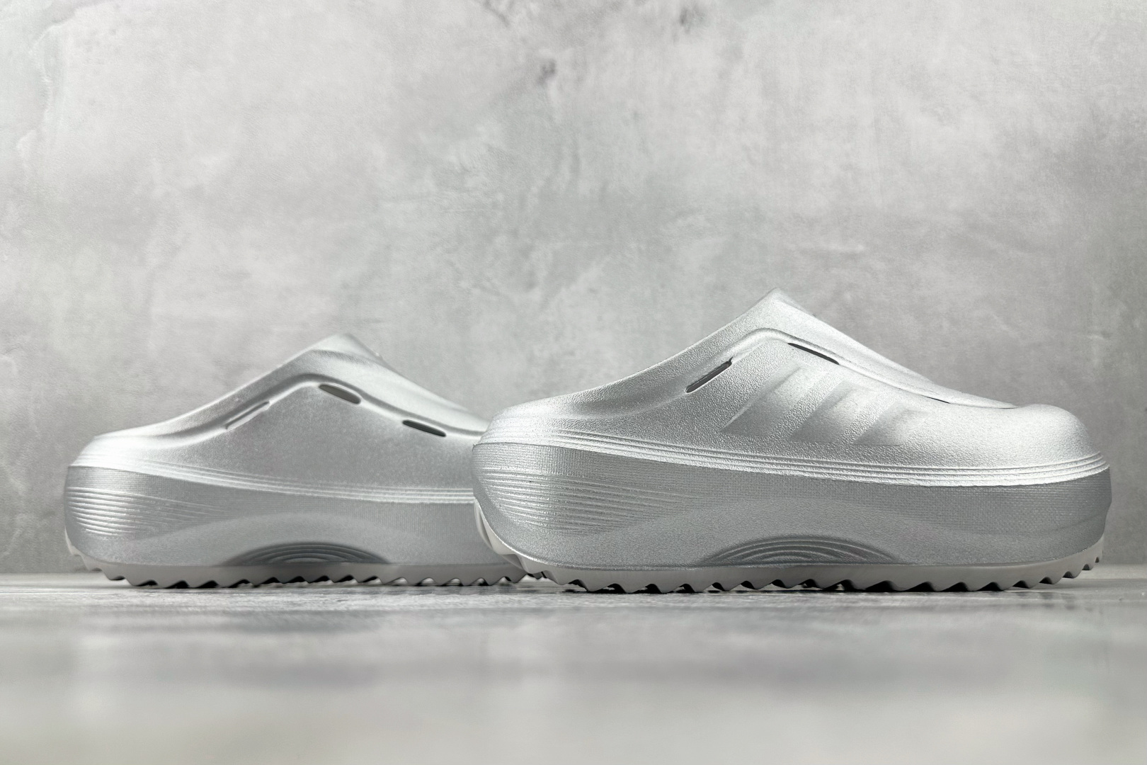出口订单 adidas OZWAVE CLOG 银色 JR6757