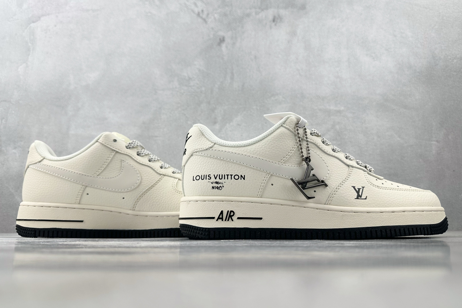 260 Nike Air Force 1'07 LV 联名 米白 XX3168 139 尺码：36 36.5 37.5 38 38.5 39 40 40.5 41 42 42.5 43 44 44.5 45 编码：36