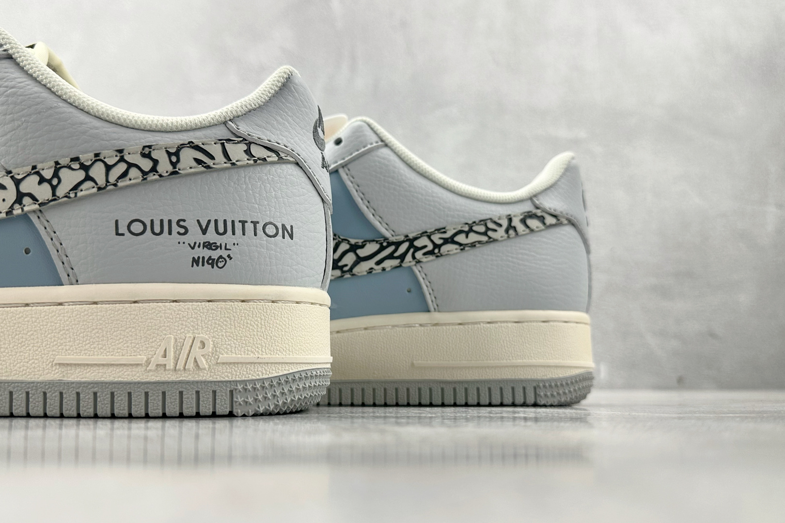 Nike Air Force 1'07 LV 联名 黑蓝灰 ZH2598 307 尺码：36 36.5 37.5 38 38.5 39 40 40.5 41 42 42.5 43 44 44.5 45 编码：36
