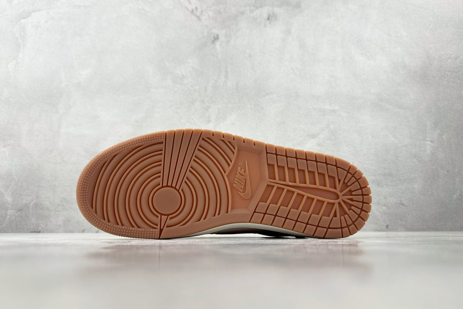定制 Air Jordan 1 Low ow SP 倒钩联名 黄白红 DN6901 091 尺码：36 36.5 37.5 38 38.5 39 40 40.5 41 42 42.5 43 44 44.5 45 编码：38