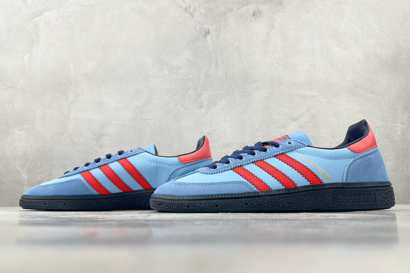 出口订单 C.P.Company x adidas originals adidas Spezial MANCHESTER SPZL 蓝色 IH3312 尺码：35.5 36 36.5 37 38.5 39 40 40.5 41 42 42.5 43 44 44.5 45 编码：26