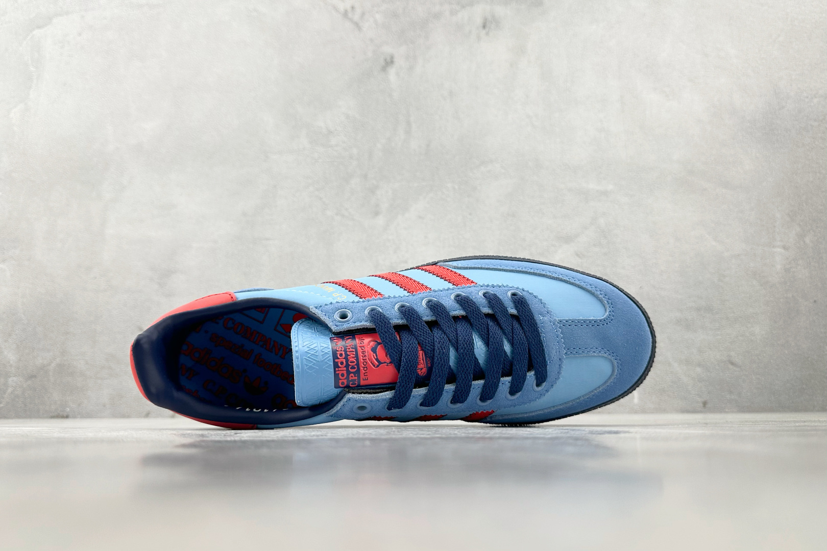 出口订单 C.P.Company x adidas originals adidas Spezial MANCHESTER SPZL 蓝色 IH3312 尺码：35.5 36 36.5 37 38.5 39 40 40.5 41 42 42.5 43 44 44.5 45 编码：26