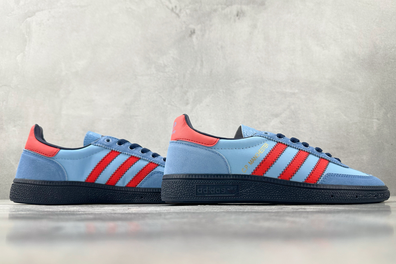 出口订单 C.P.Company x adidas originals adidas Spezial MANCHESTER SPZL 蓝色 IH3312 尺码：35.5 36 36.5 37 38.5 39 40 40.5 41 42 42.5 43 44 44.5 45 编码：26