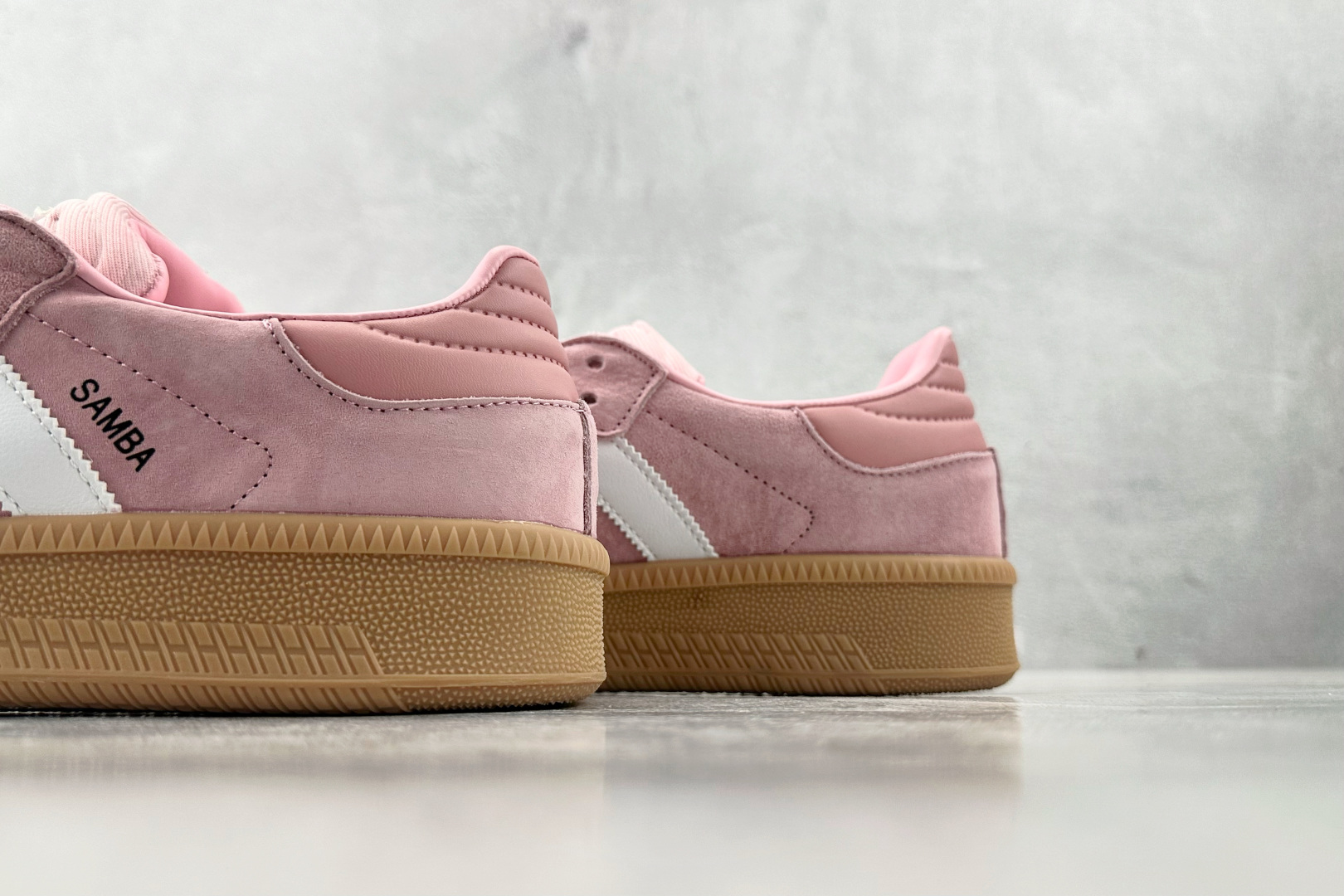 出口订单 adidas originals SAMBA OG 粉色 IE1576 尺码：36 36.5 37 38.5 39 40 40.5 41 编码：26