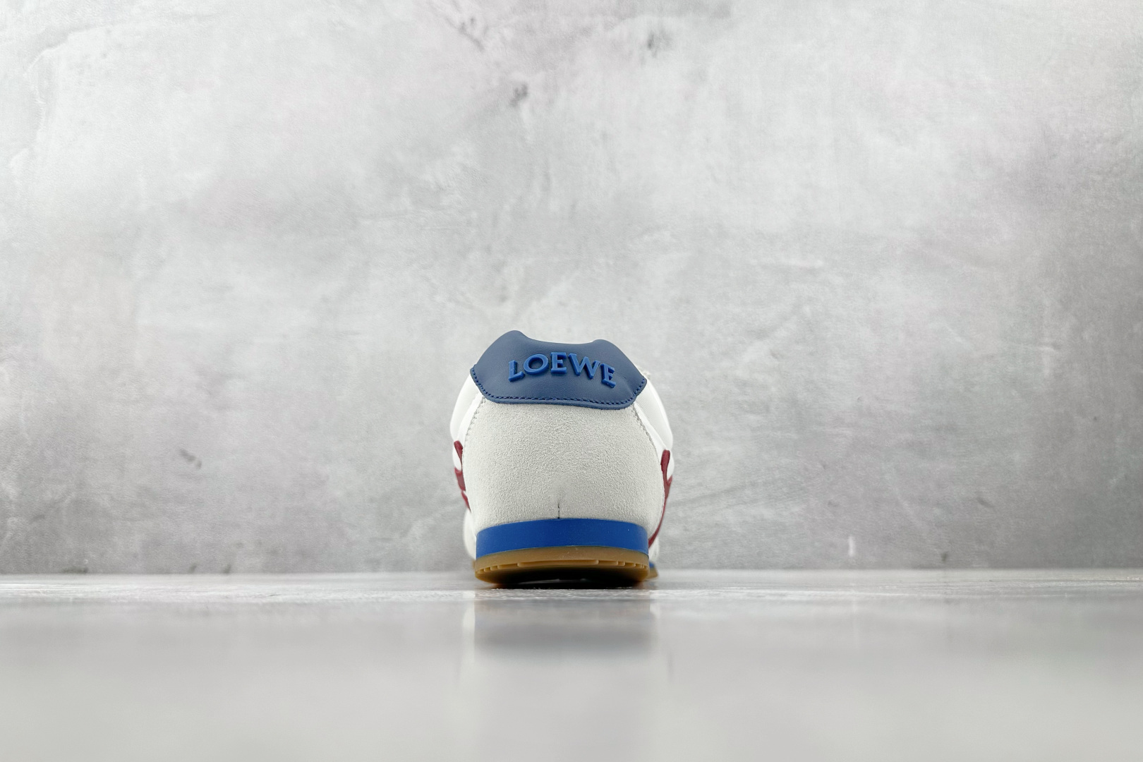 LOEWE罗意威 Ballet Runner 2.0 白红蓝 LLBR282X02-4868 尺码：36 36.5 37 38.5 39 40 40.5 41 42 42.5 43 44 44.5 45 编码：41
