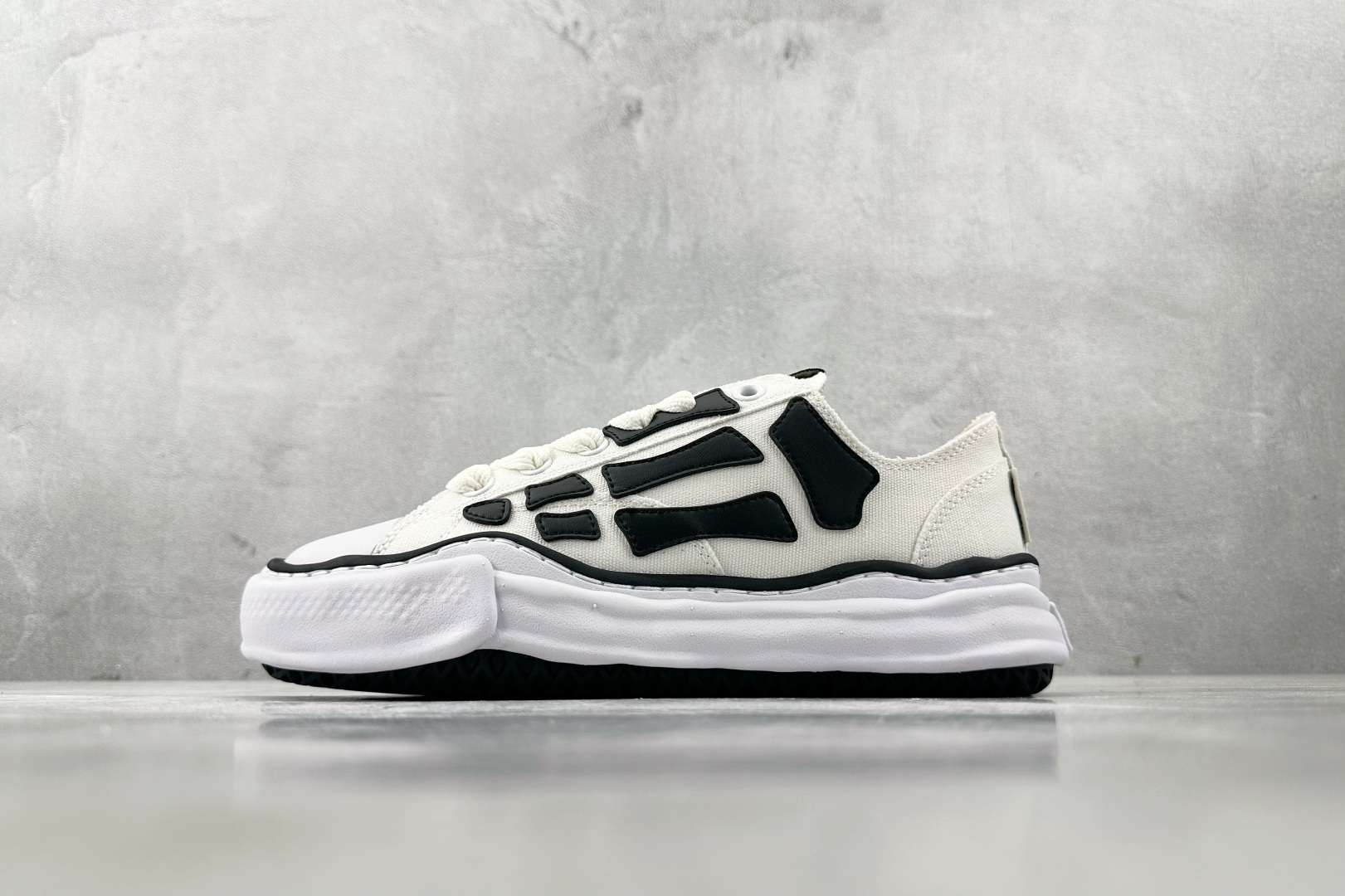 Maison Mihara Yasuhiro x AMIRI Skel-Top Low 米色 C13FW701