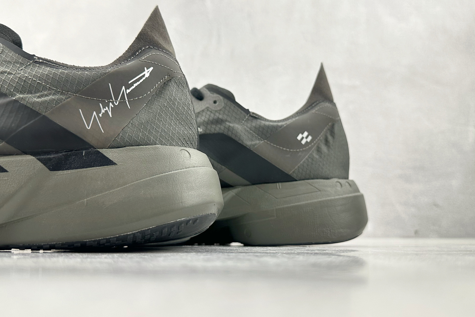 纯原 Y-3 Adios Pro 4 灰 JS3155