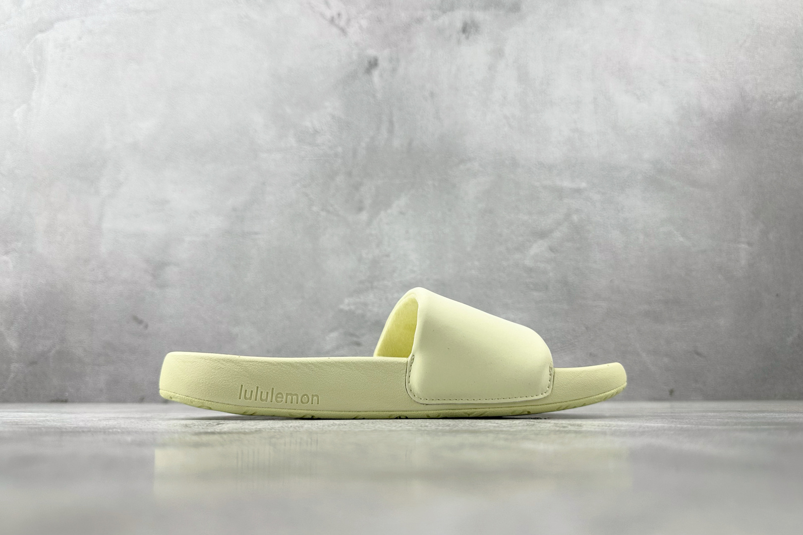 lululemon露露乐蒙 restfeel slide 柠檬黄 LW9EF2S-034311