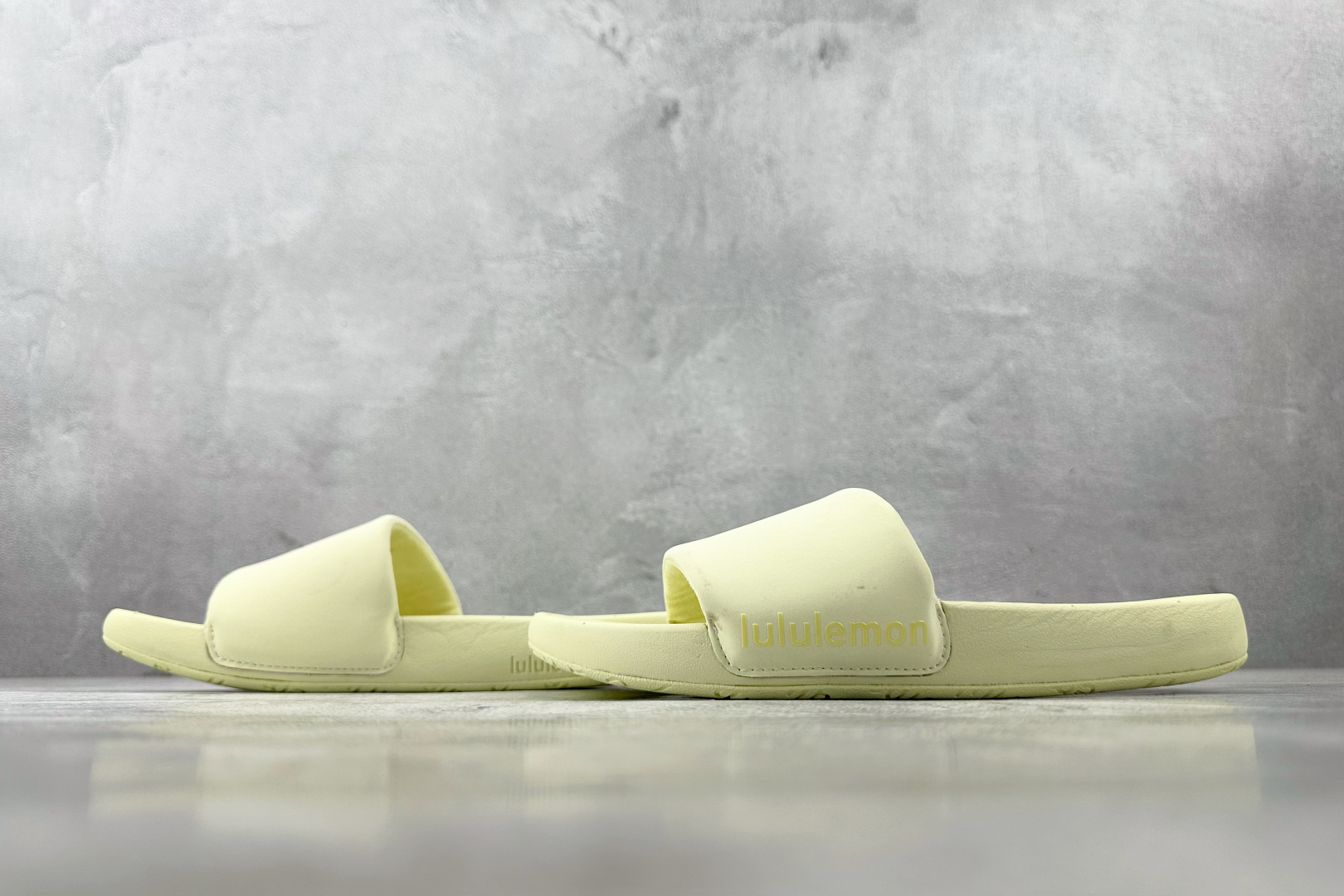 lululemon露露乐蒙 restfeel slide 柠檬黄 LW9EF2S-034311