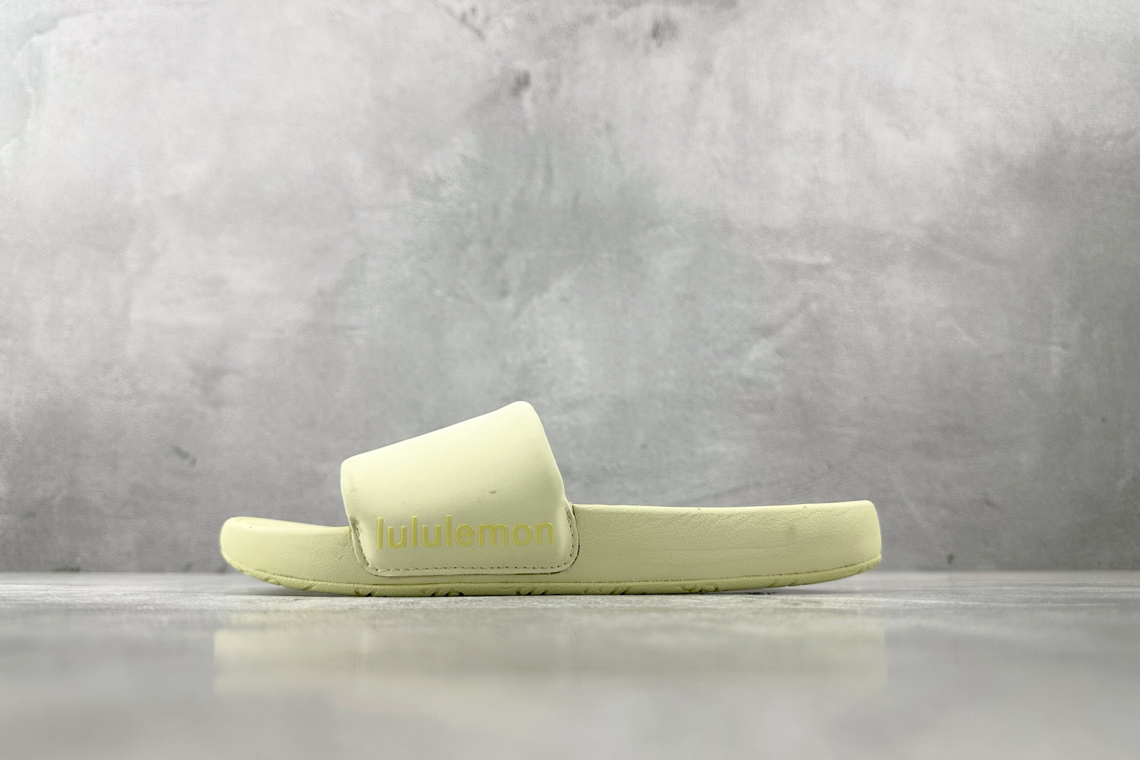 lululemon露露乐蒙 restfeel slide 柠檬黄 LW9EF2S-034311