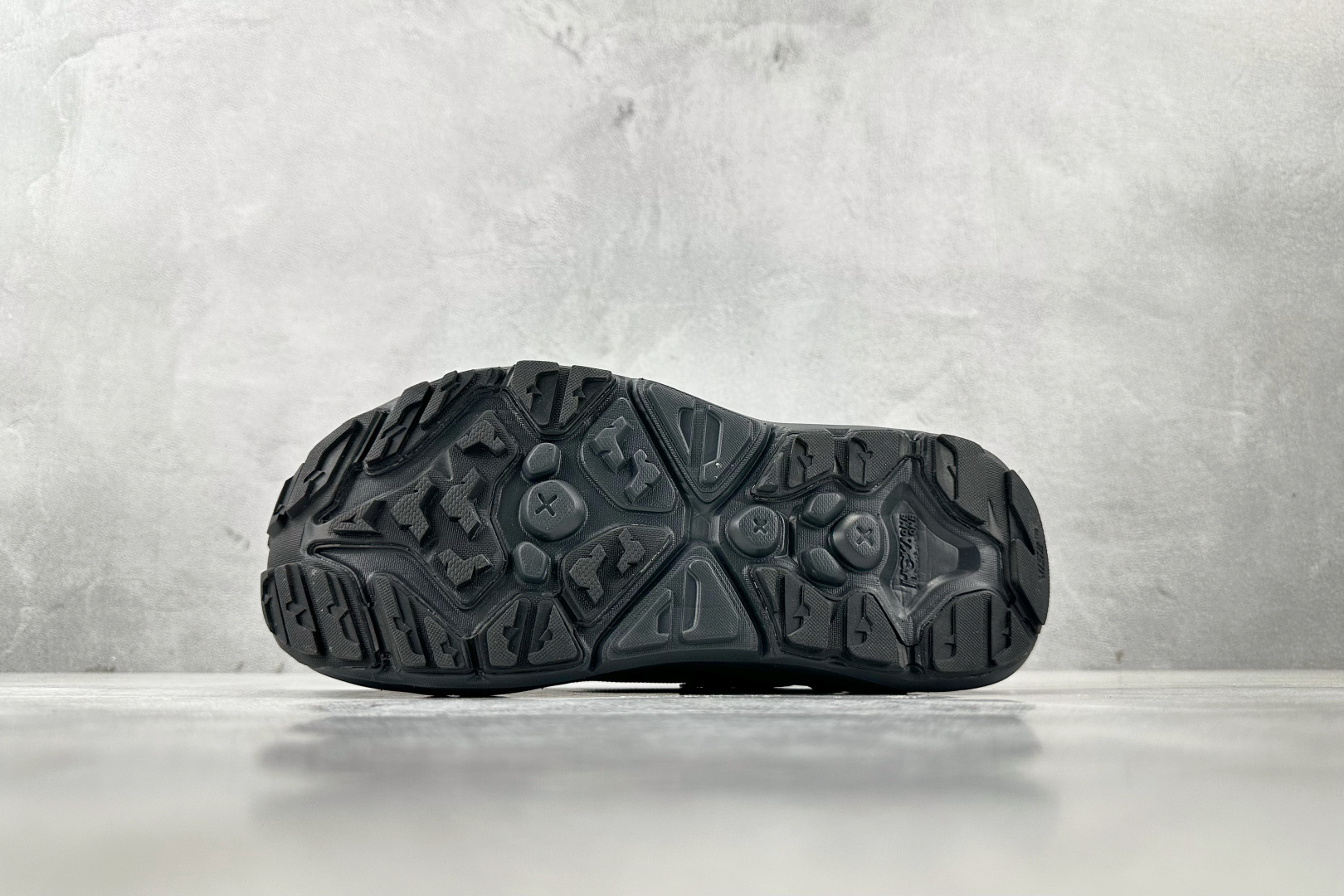 H 版 本地
HOKA ONE ONE HOPARA 2 霍帕拉 黑色

货号：-BBLC
尺码：36 