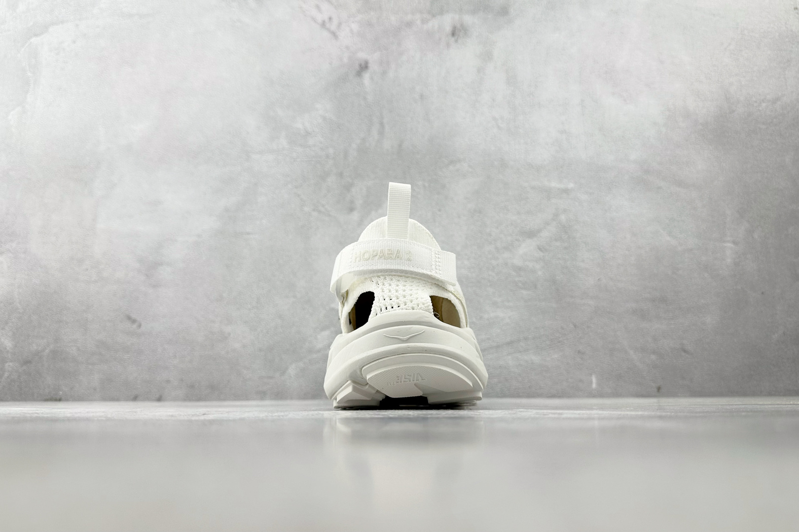 H 版 本地
HOKA ONE ONE HOPARA 2 米色

货号：-RAWW
尺码：36 36.5