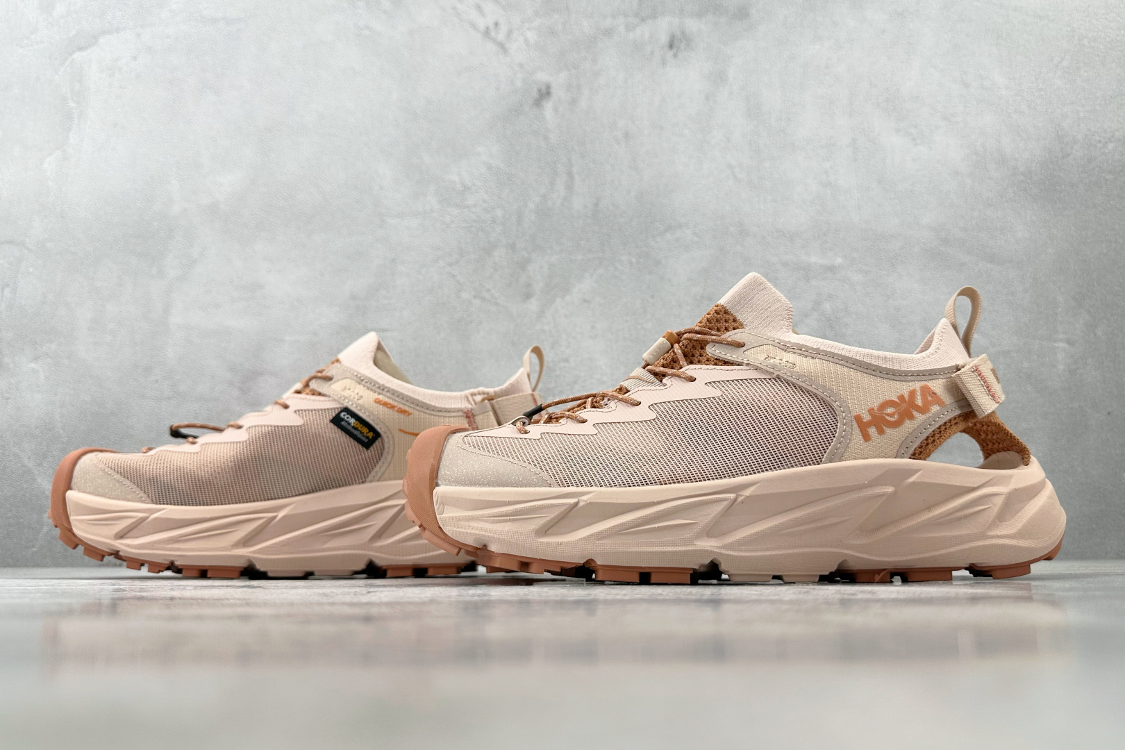 H 版 本地
HOKA ONE ONE HOPARA 2 霍帕拉 粉色

货号：-CMCD
尺码：36 